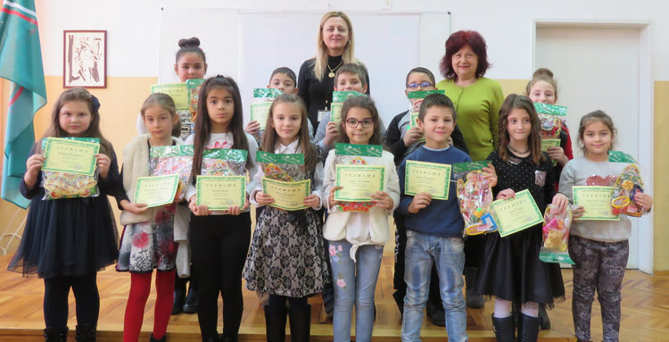 Конкурс за коледна рисунка и апликация организираха в ОУ "Алеко Константинов"