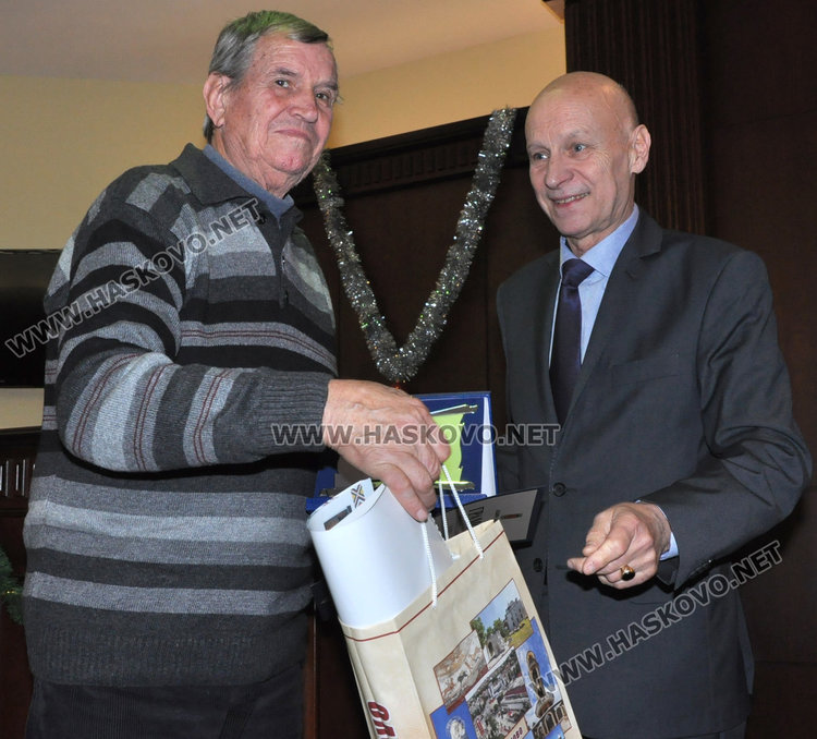 Тихомир и Емирджан спортисти на годината в Хасково, Слюдата – треньор №1