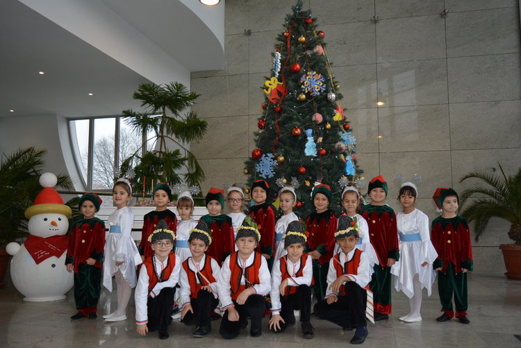 Кметицата на Харманли посрещна коледари