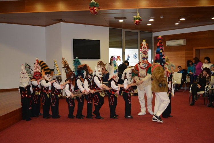 Кметицата на Харманли посрещна коледари