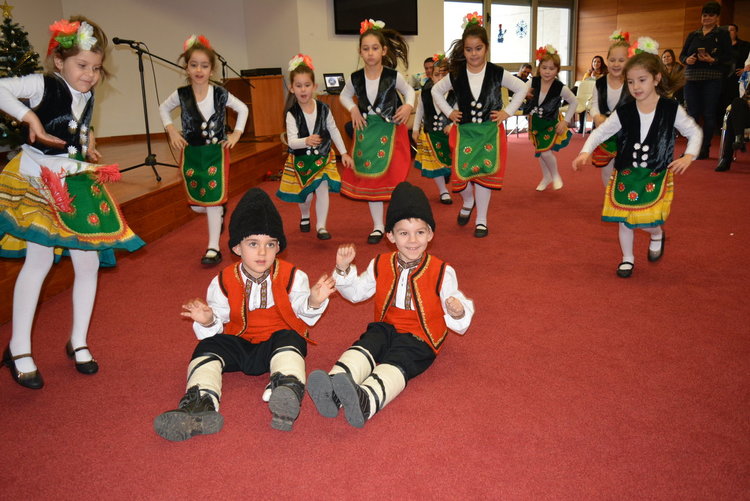 Кметицата на Харманли посрещна коледари