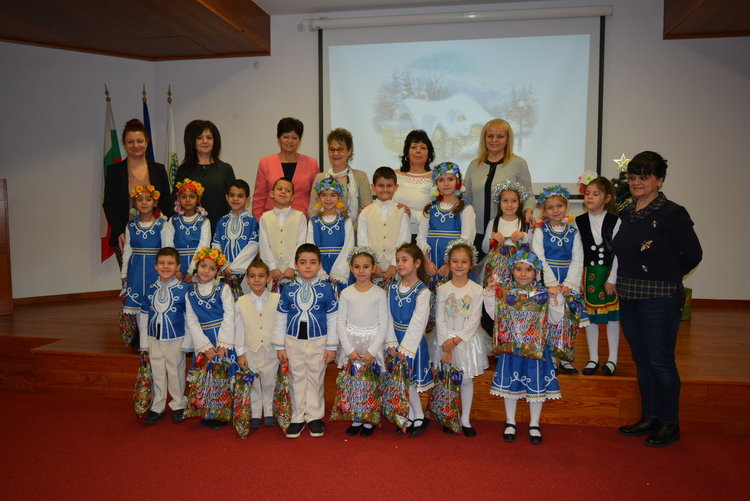 Кметицата на Харманли посрещна коледари