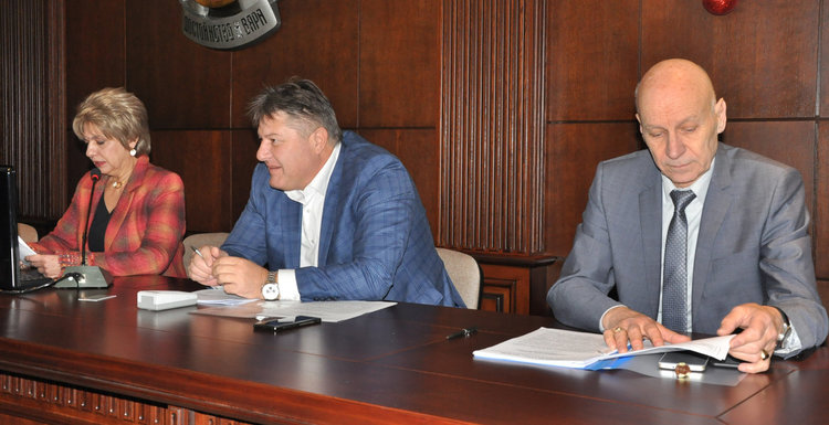 Ремонтират залата на стадион “Младост” по “Красива България”