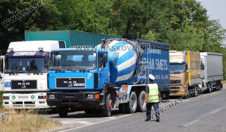 Забранява се движението на тирове над 12 тона по магистрала „Марица”