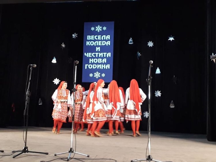 Магията на Коледа претвориха певци и танцьори в концерта „Коледа е благослов”