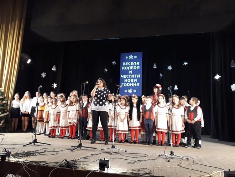 Магията на Коледа претвориха певци и танцьори в концерта „Коледа е благослов”