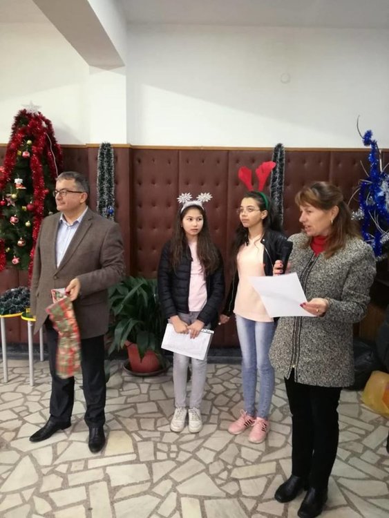 Отличиха ученици създали "Моята вълшебна Коледа"