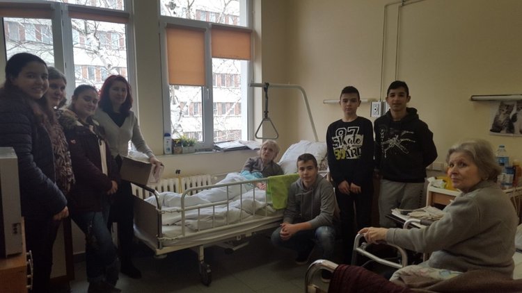 Спонтанна коледна изненада за хоспис "Добролюбие"