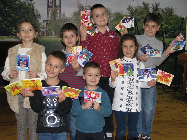 Зарадваха еврокомисари с картички на възпитаниците от школа „Вале”