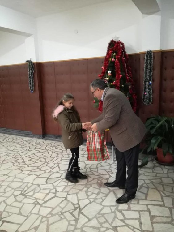 Отличиха ученици създали "Моята вълшебна Коледа"