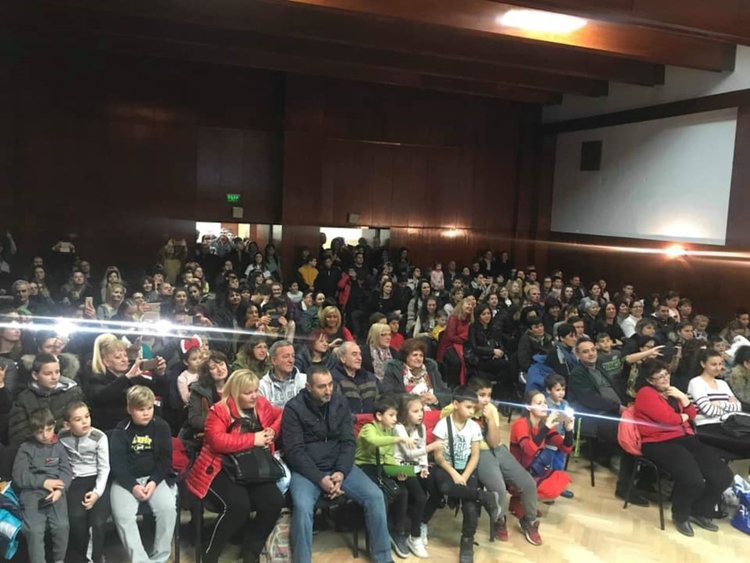 Златаровци дариха над 3000 лева от коледни инициативи и стоплиха много сърца