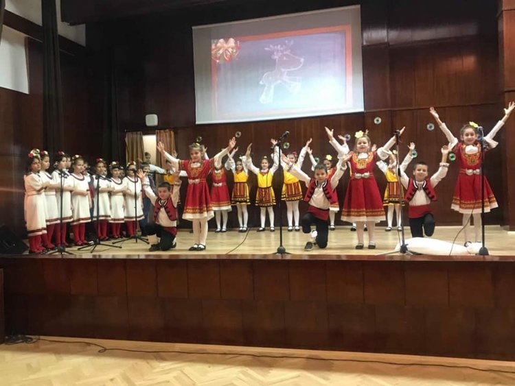 Златаровци дариха над 3000 лева от коледни инициативи и стоплиха много сърца