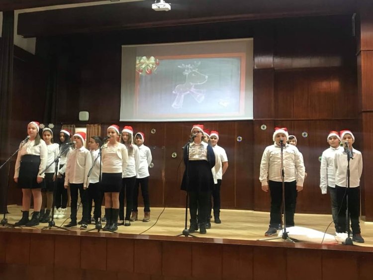 Златаровци дариха над 3000 лева от коледни инициативи и стоплиха много сърца