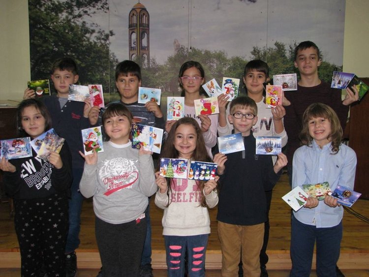 Зарадваха еврокомисари с картички на възпитаниците от школа „Вале”