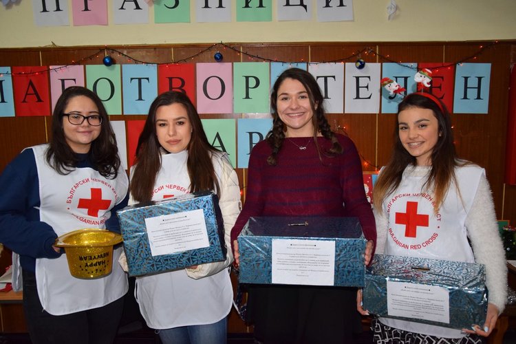 Младежи червенокръстци в Ардино събират средства за лечението на малкия Мурад 