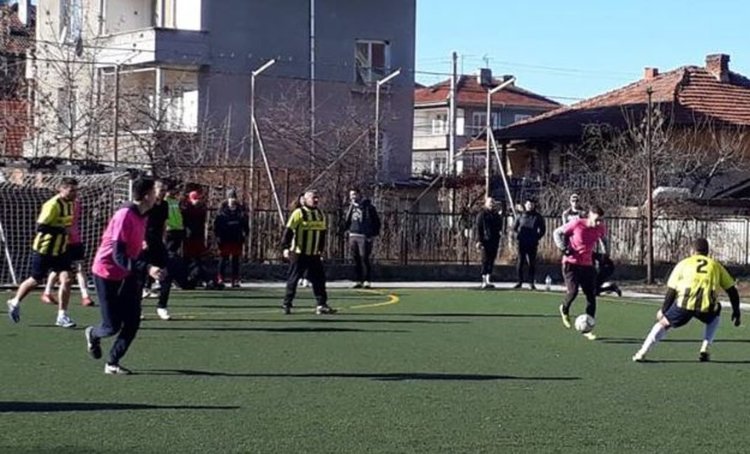 „Барут“ избухна в Коледния турнир по футбол       