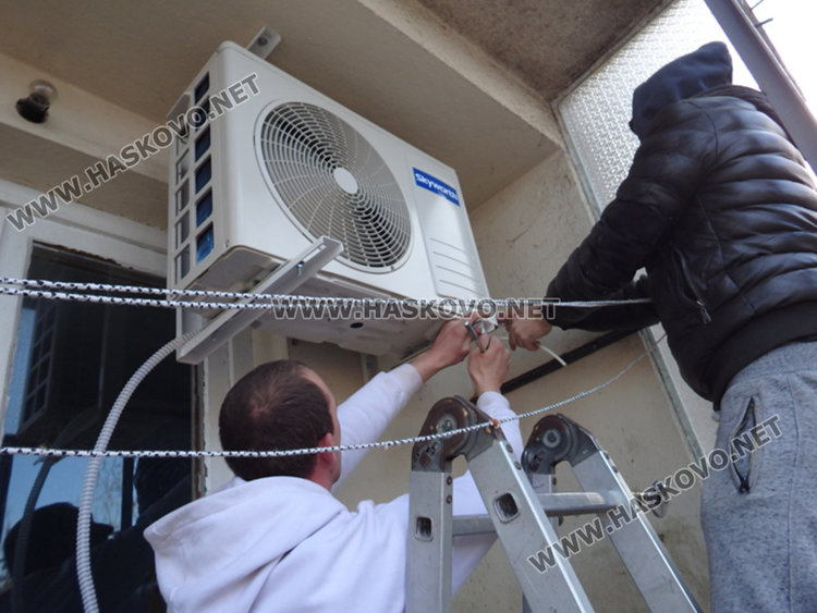 Инер Уил Клуб Димитровград дари климатик на Мария, анонимен дарител даде 500 лв. за Коледа 