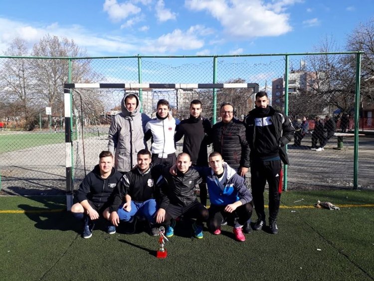 „Барут“ избухна в Коледния турнир по футбол       