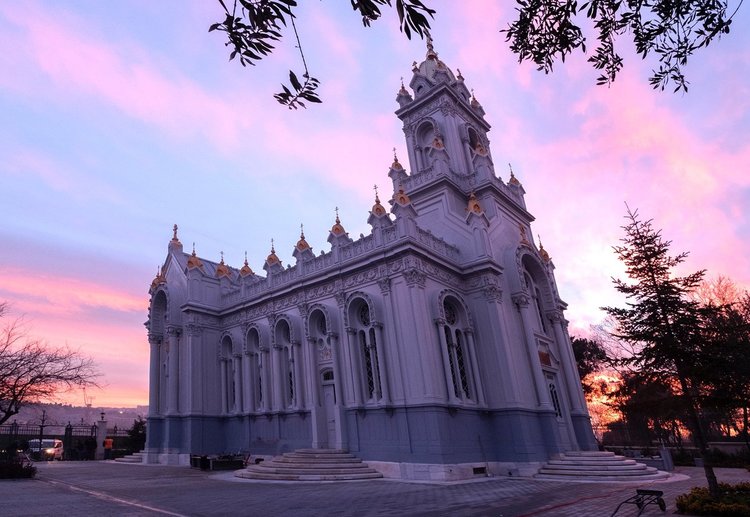 Желязната църква чества храмов празник