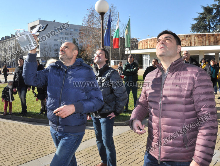 Измериха димитровградската Коледна елха, като най-високата в страната