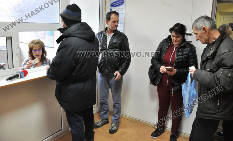 Хасковлии: Чакахме 2 часа в Пътното за винетки, онлайн не става