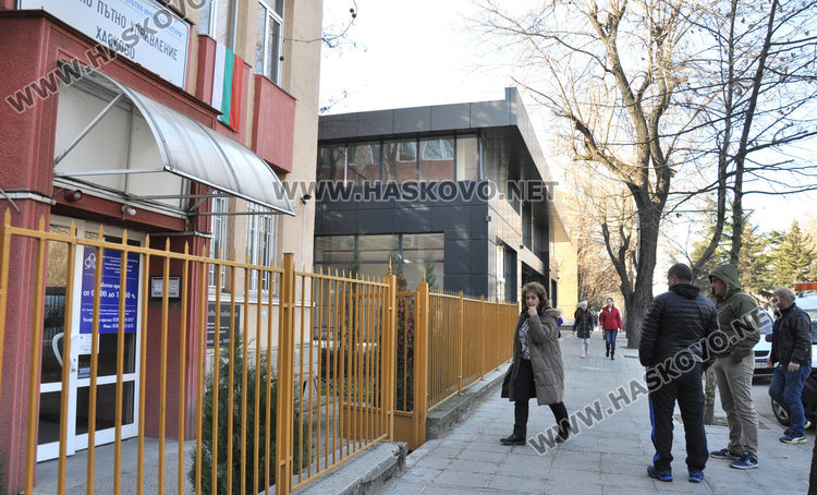 Хасковлии: Чакахме 2 часа в Пътното за винетки, онлайн не става