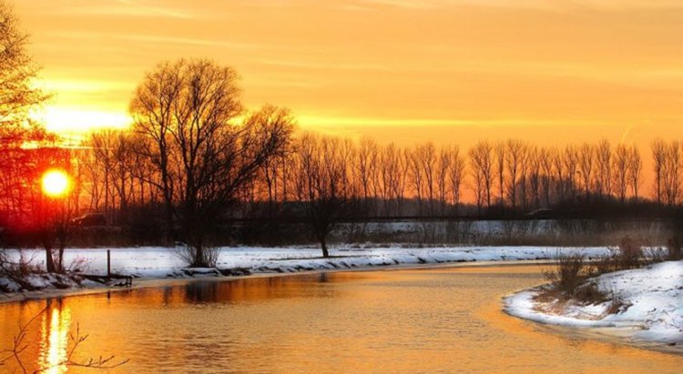 Променлива облачност  с положителни температури днес