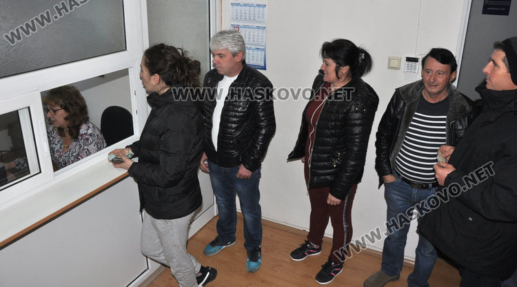 Хасковлии: Чакахме 2 часа в Пътното за винетки, онлайн не става
