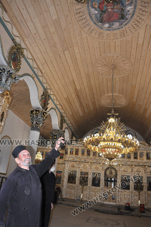 Дядо Николай служи в „Св.Богородица“ в целия й блясък на Ивановден