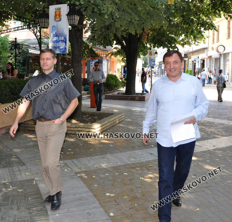 Георги Ривов (вляво) с близкия до него Алексей Петров в Хасково