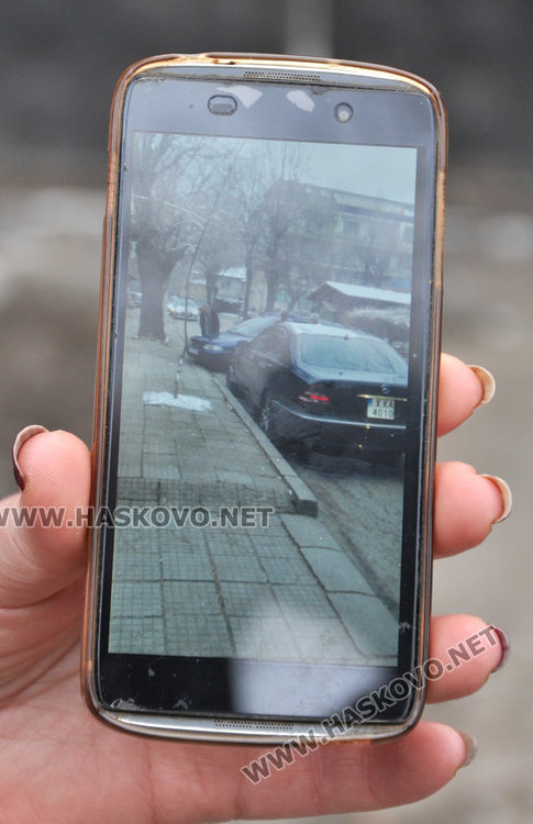 Мерцедес натресе Форд, който си влиза в гаража на „Георги Кирков“