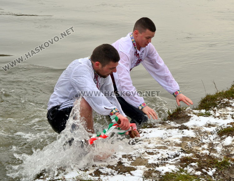 23-годишен баща на три деца извади кръста в квартал Черноконево – обновена