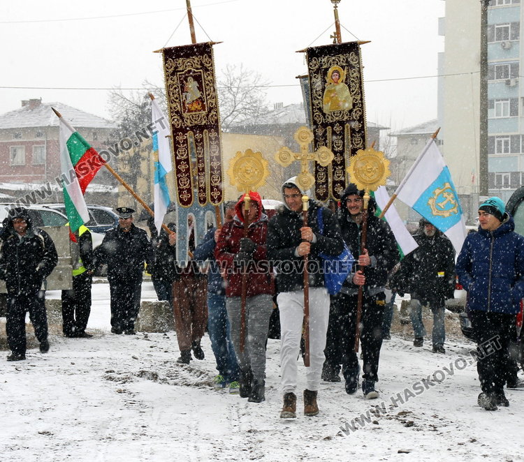 За 3-та поредна година Янислав извади кръста на Богоявление в Димитровград