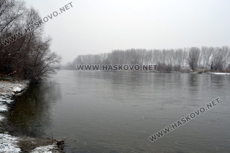 За 3-та поредна година Янислав извади кръста на Богоявление в Димитровград