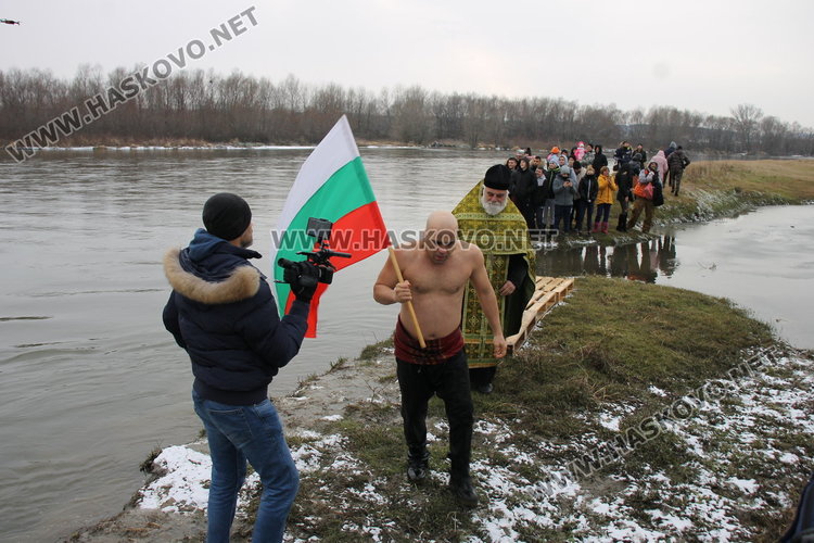 23-годишен баща на три деца извади кръста в квартал Черноконево – обновена