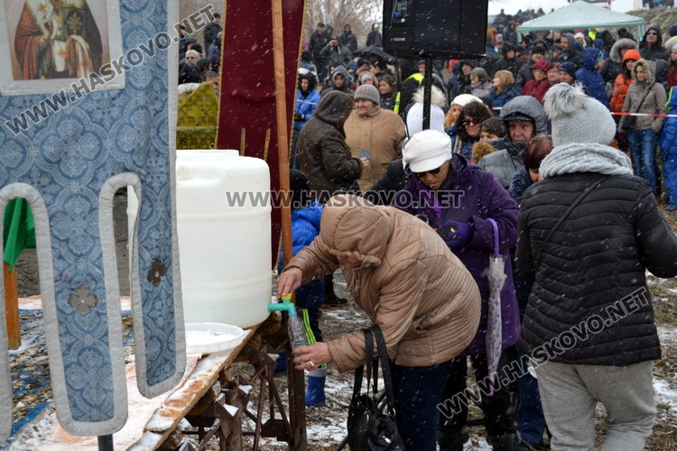 За 3-та поредна година Янислав извади кръста на Богоявление в Димитровград
