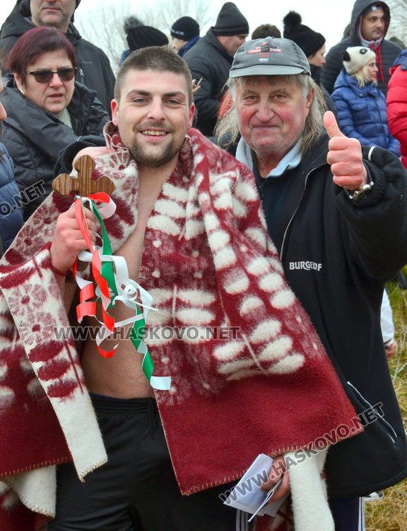 23-годишен баща на три деца извади кръста в квартал Черноконево – обновена