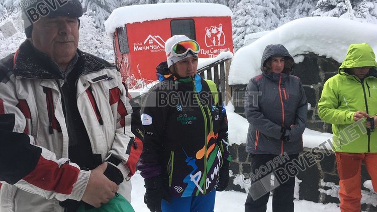 В Родопите честват Ивановден с водосвет и курбан на най-високо разположения параклис 