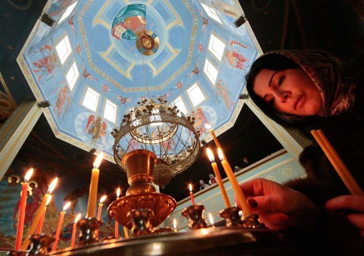 Православните християни в 16 страни отбелязват Рождество Христово 