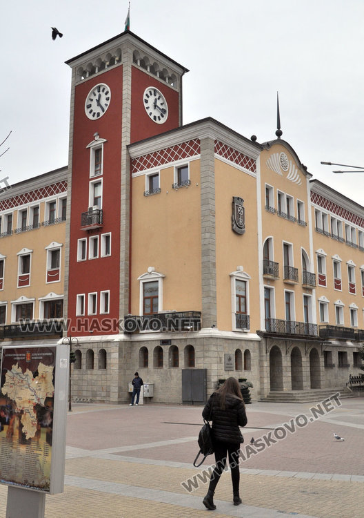 Общината продължава социални услуги със 179 864 лева