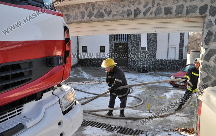 Газова бутилка подпали вила на Кенана