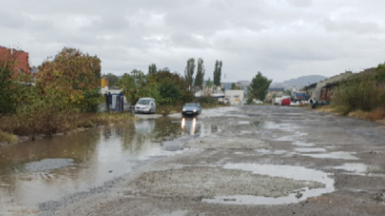 Фирми искат ремонт на улица "Индустриална"