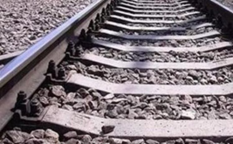  Два вагона дерайлираха край Перник