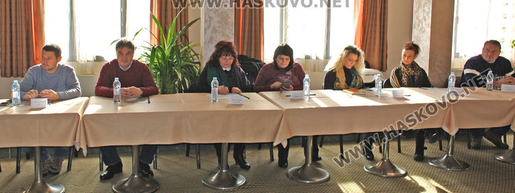 Гимназията по туризъм с опция за нови професии-графичен дизайн и съдебен служител