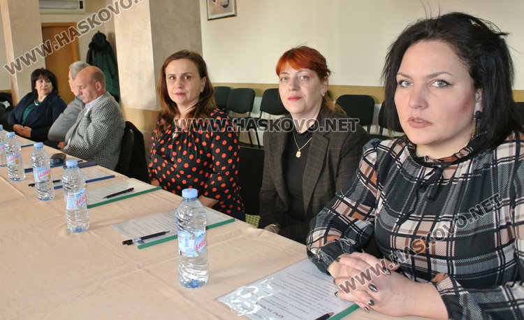 Гимназията по туризъм с опция за нови професии-графичен дизайн и съдебен служител