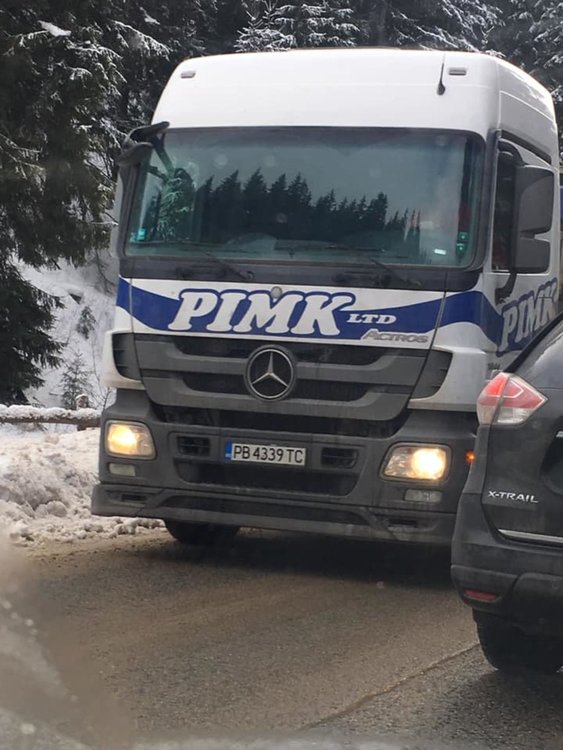 За тапите от няколко часа изнервени шофьори съобщиха в социалните мрежи 