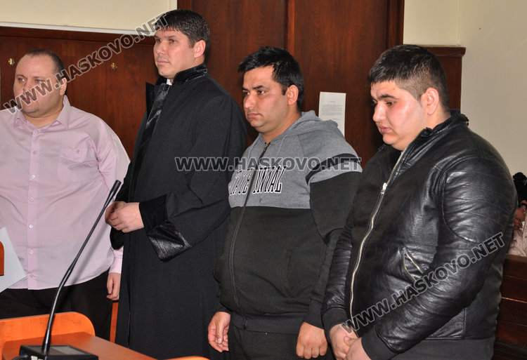 Васил Колев (вдясно) и Васил Георгиев подписаха днес споразумение с прокуратурата