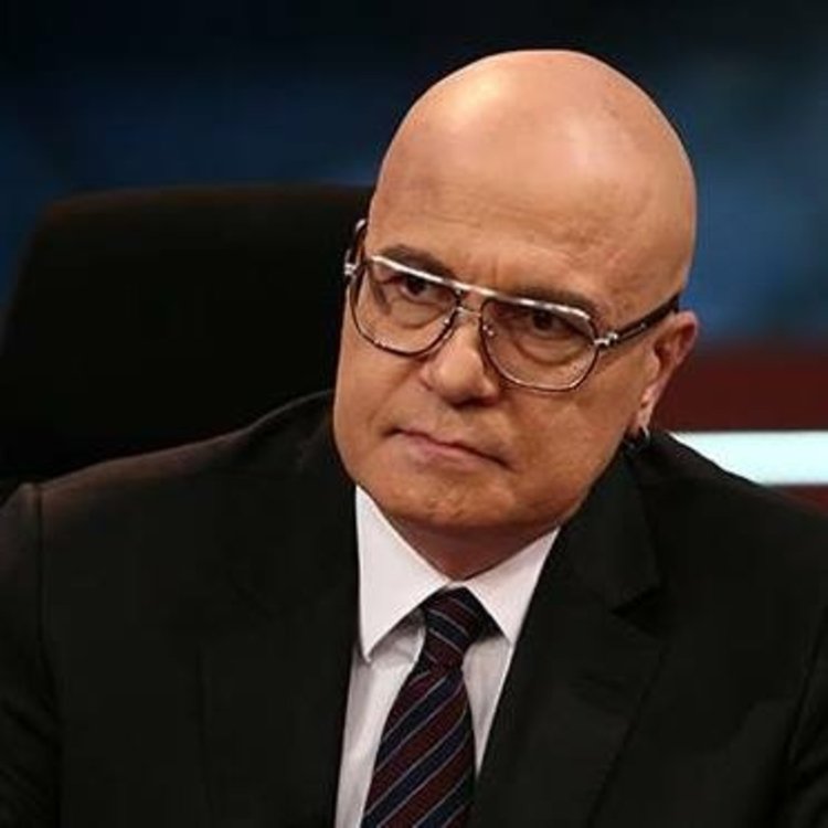 Слави с разкритие: Наех същата сцена, която беше в Пловдив, за 3 пъти по-малко пари