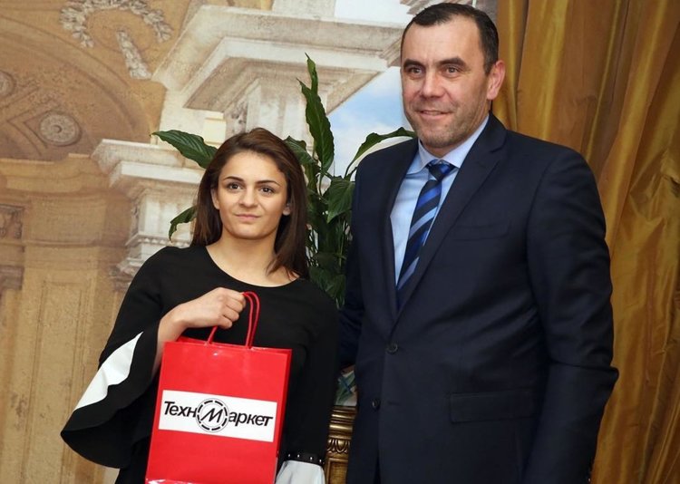 Хасковската боксьорка Горяна Стоева в „топ 10“ на най-добрите спортисти в България