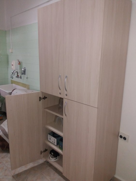 Шкаф, дарен от мебелната фирма в Смолян